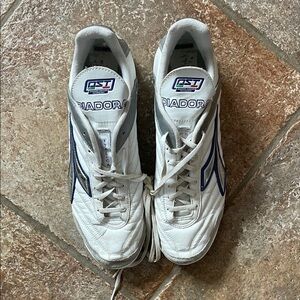 Diadora White and Navy leather soccer Shoes